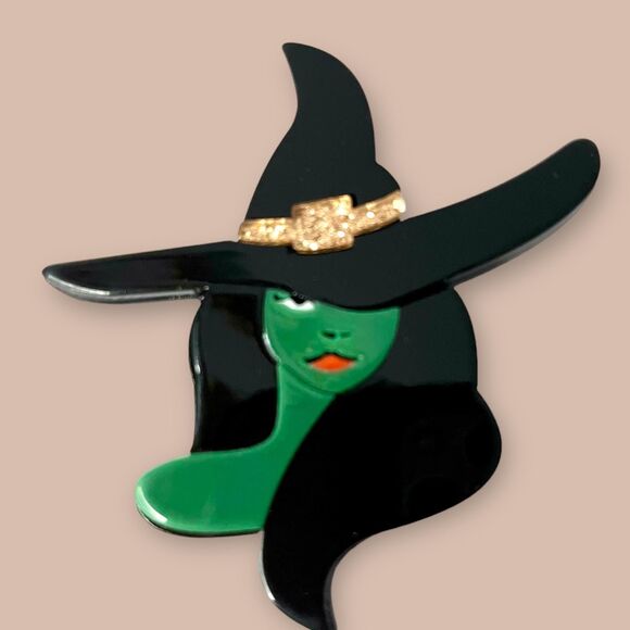 Chic Halloween Pretty Witch With Hat Brooch - Fun Acrylic Fashion Pin - Picture 4 of 6